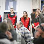 Hostí obluhovali zamestnanci Trnavskej arcidiecéznej charity | Foto: Lukáš Grinaj