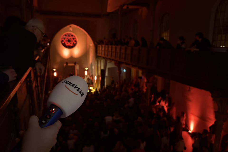 Trnavské rádio zaznamenávalo celú atmosféru.