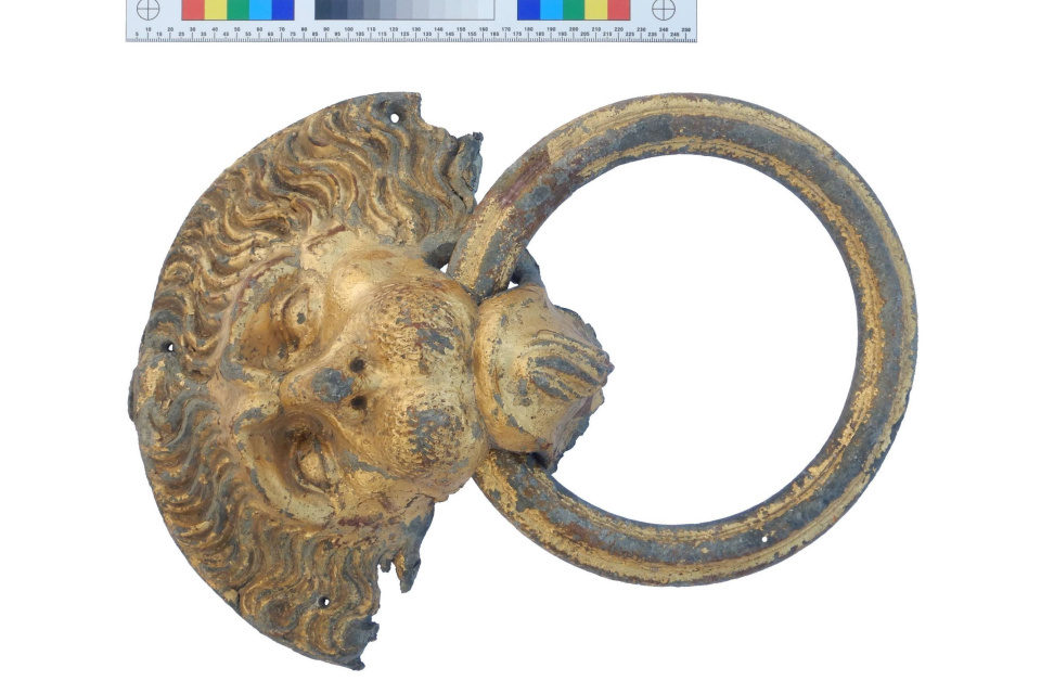 Čelná strana kovania. | Foto: M. Sládok. Zdroj: KPÚ TT