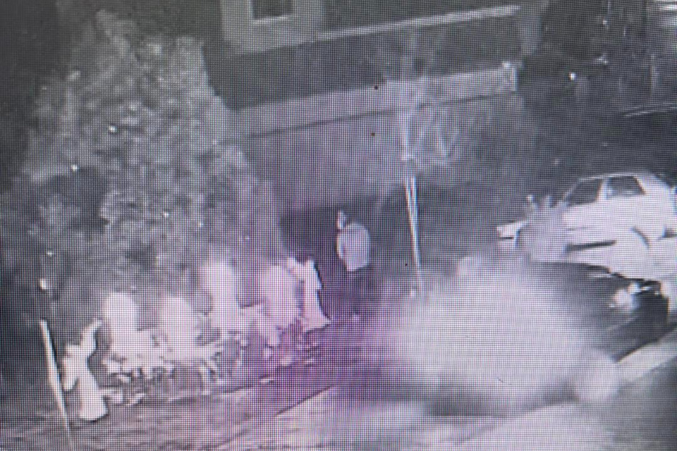 Ak poznáte zlodeja či jeho auto, ozvite sa prosím na úrad vo Zvončíne.  | Foto: Zvončín