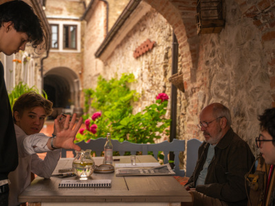 Vo filme si zahrali aj známi herci | Zdroj: Archív Dávida Durdjaka