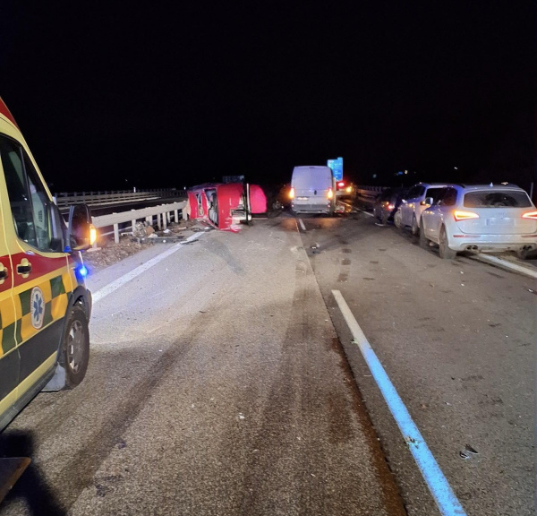 Nehoda na R1 pri Pate | Zdroj: Hasičský a záchranný zbor - Trnavský kraj