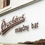 Nápis %22Mliečny bar%22 na priečelí budovy | Zdroj- Mesto Trnava