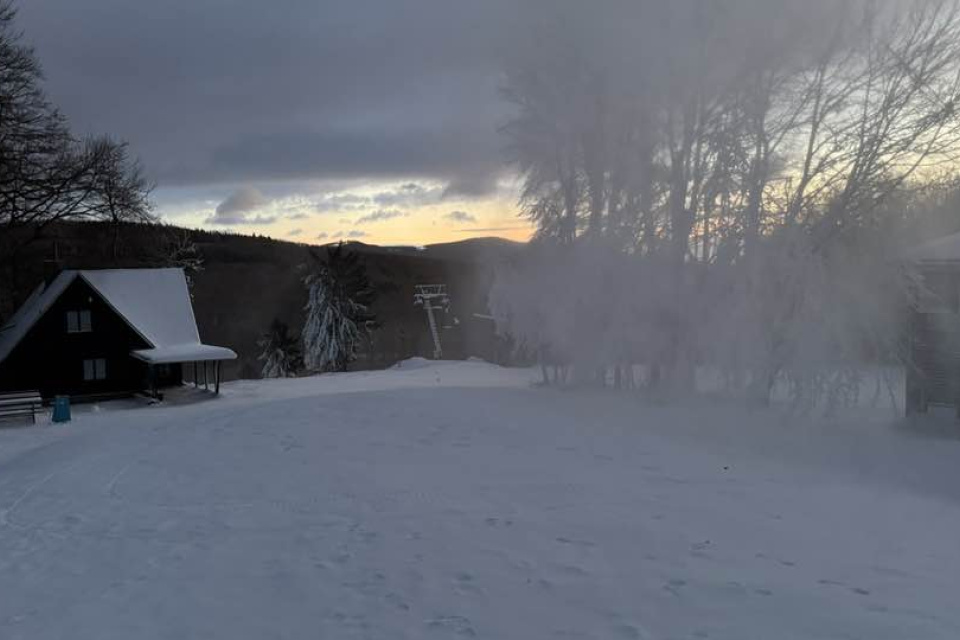 Lyžovanie plánujú spustiť zajtra alebo pozajtra. | Foto: Lyžiarsky klub Baba
