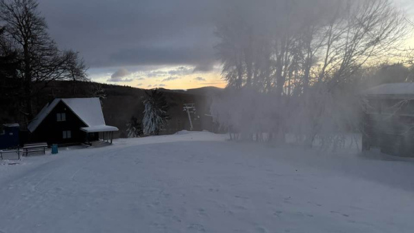 Lyžovanie plánujú spustiť zajtra alebo pozajtra. | Foto: Lyžiarsky klub Baba