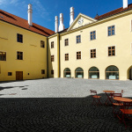Nádvorie zámku v Hlohovci | Zdroj: TASR