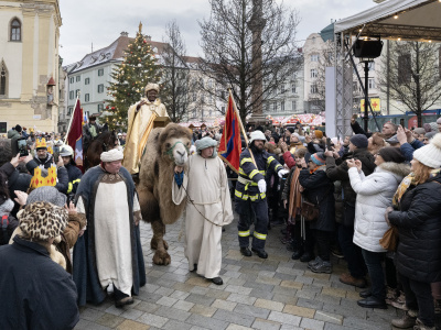 Na fotografii je sprievod v Bratislave | Zdroj: TASR