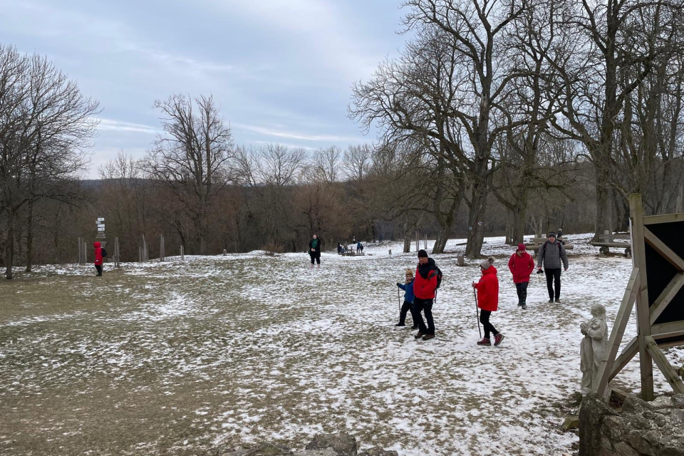 Na Katarínku prichádzajú prví návštevníci | Zdroj: Katarínka