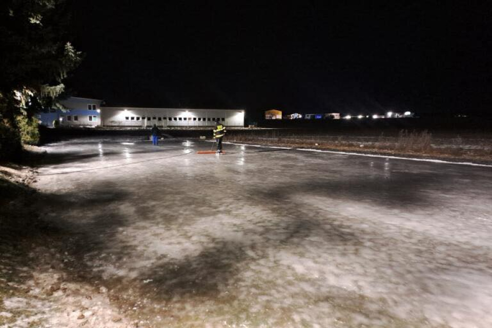 V Karkovanoch nájdete ľadové klzisko za školou | Zdroj: DHZ Krakovany