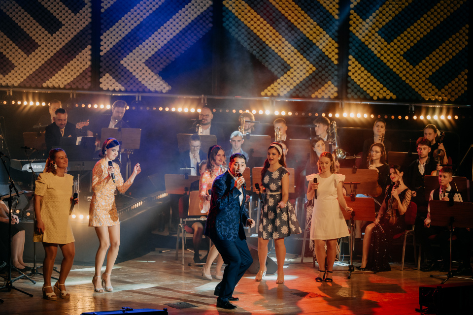 Výnimočný hudobno-tanečný večer vrátil do Trnavy atmosféru 60. a 70. rokov I Foto: Martin Hesko 