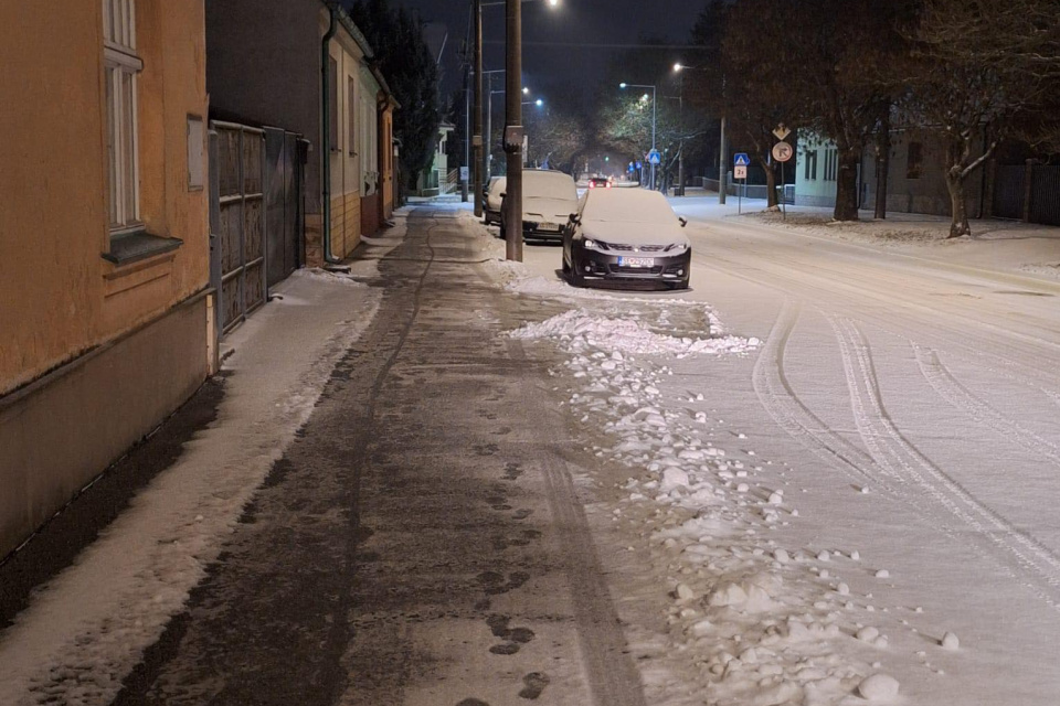 Aktuálna situácia na chodníkoch v meste | Zdroj: Mesto Senica