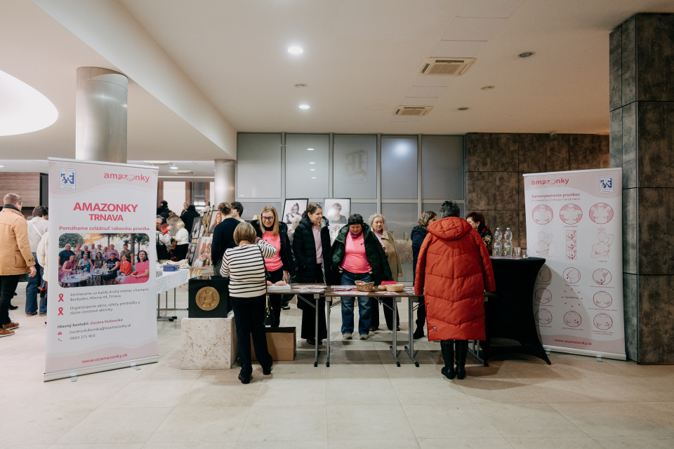 Súčasťou večera bola prezentácia OZ Amazonky I Foto: Martin Hesko 