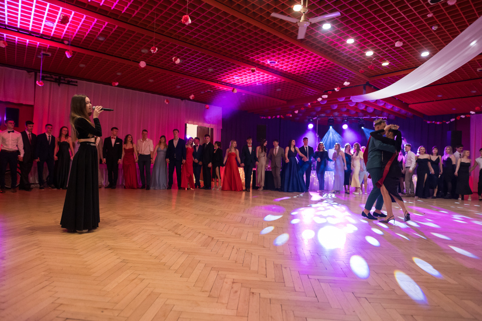V Senici sa na plese zabavia najmä študenti | Zdroj: Študenský parlament mesta Senica