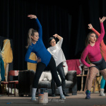 Sústreďujú sa najmä na komediálny žáner | Foto z hry Opona hore, Zdroj: FĽOČ