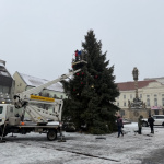 Trojičné námestie už bude o chvíľu bez stromčeka. | Foto: Trnavské rádio