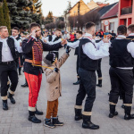 V Chtelnici zachovávajú tradíciu šabľového tanca | Zdroj: obec Chtelnica