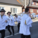 V Kátlovciach vymenili pri tanci šable za prúty | Zdroj: obec Kátlovce