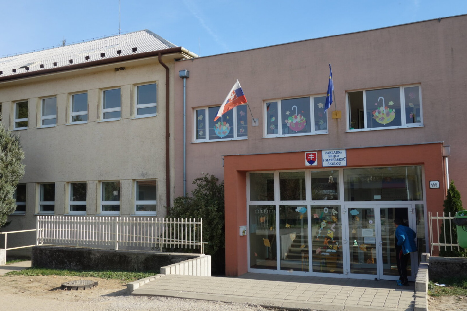 Budova základnej školy v súčasnosti | Zdroj: GoMoravia