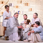 Súčasťou hry sú aj osobné správy, ktoré divadlo zozbieralo v Trnave | Foto: Filip Cepka