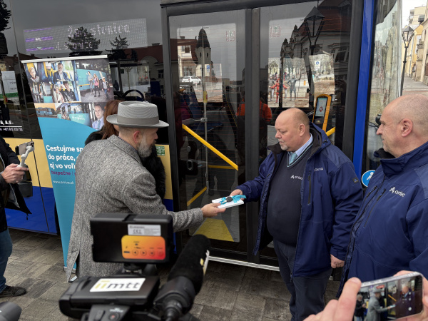 Kľúče sú odovzdané | Foto: Michaela Martišíková, Trnavské rádio