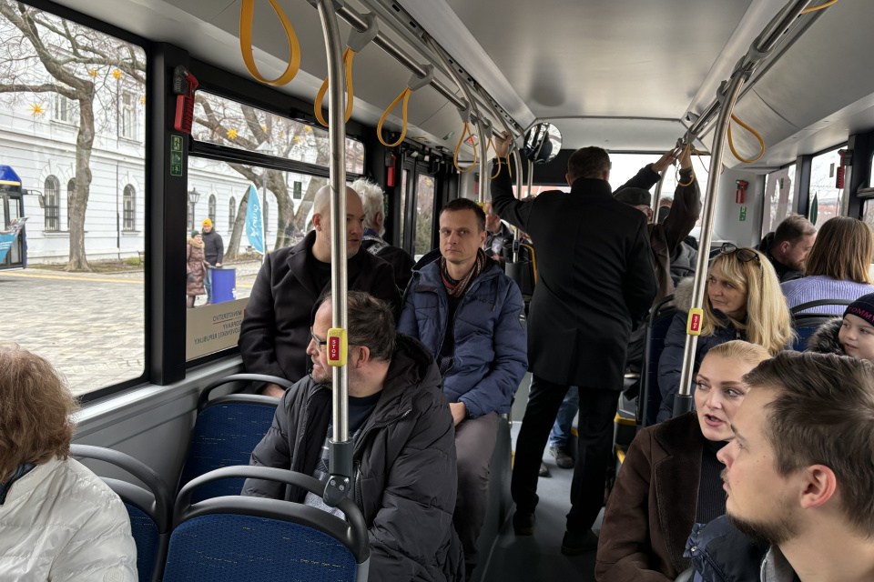 Autobus ste mohli vidieť v Trnave už dnes, na námestí SNP a na okružnej jazde okolo centra | Foto: Michaela Martišíková, Trnavské rádio