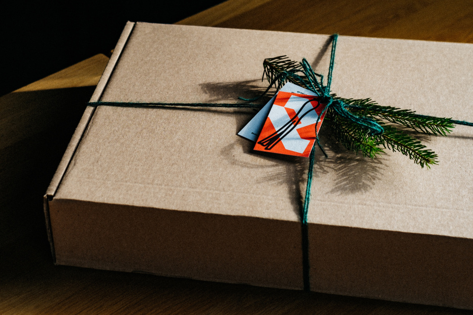 Vianočný balíček od Akademie dostanete aj v peknom balení.