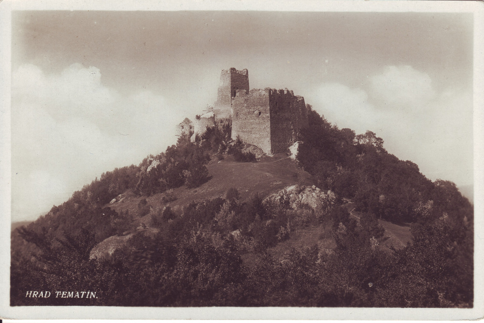 Každá historická fotografia je cenným nálezom a pomocou pri obnove pamiatky | Zdroj: OZ Hrad Tematín