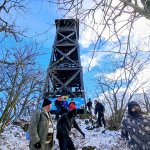 Rozhľadňa Marhát prežíva ťažké obdobie | Zdroj: TJ Bezovec Piešťany - Silvestrovský výstup na Marhát (2025) 