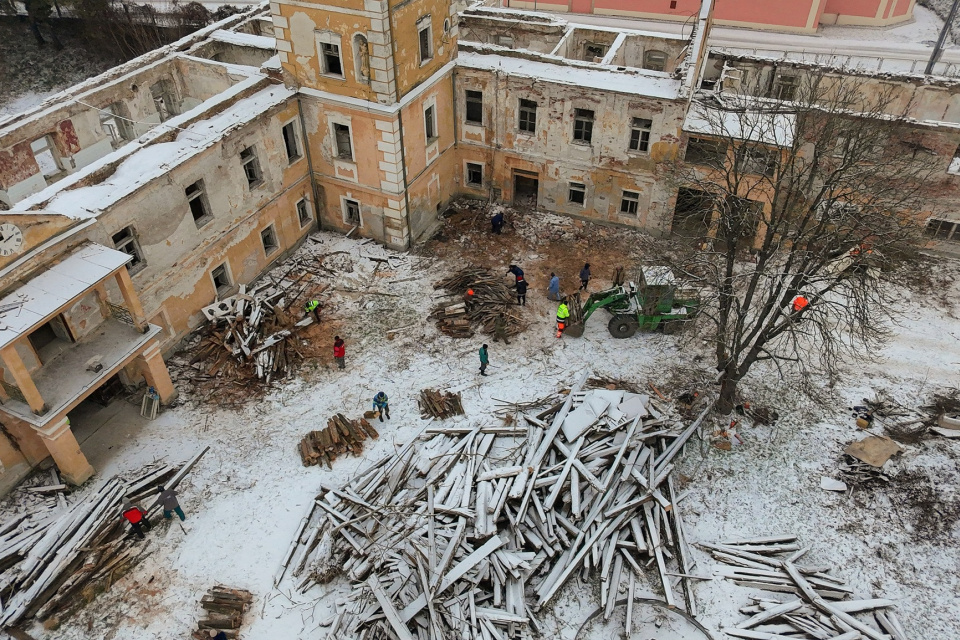 Zábery z brigády v Sokolovciach | Zdroj: Obec Sokolovce