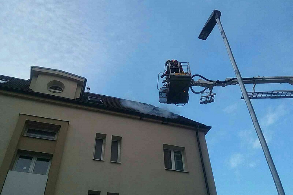Požiar na Hospodárskej v Trnave | Zdroj: HaZZ