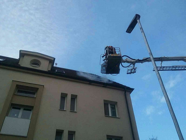 Požiar na Hospodárskej v Trnave | Zdroj: HaZZ