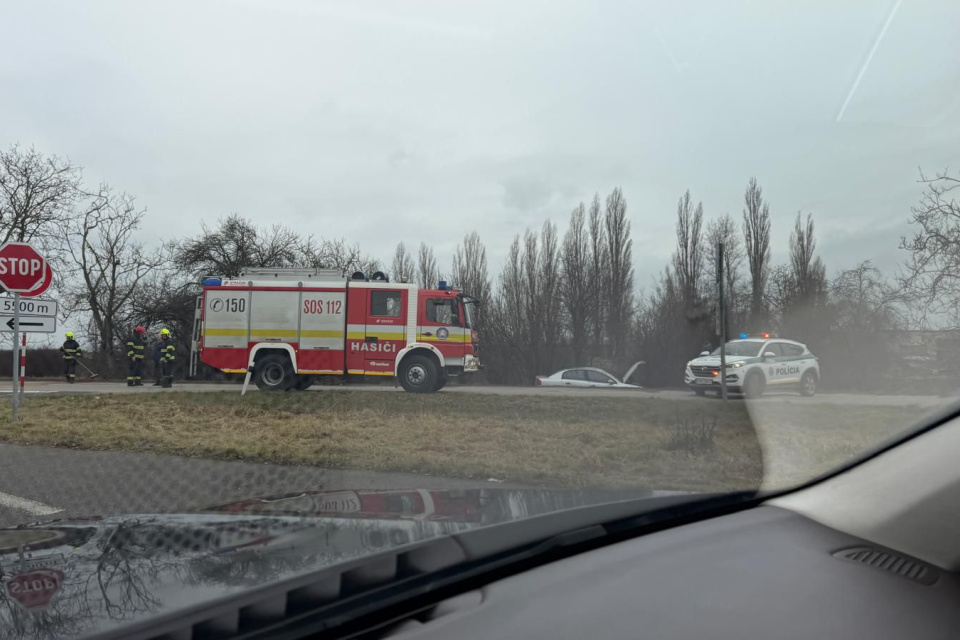 V Trakoviciach je pre nehodu uzavretá cesta | Foto: Trnavské rádio
