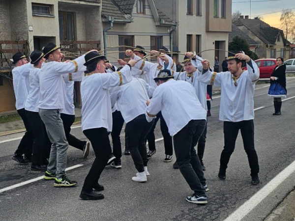 Šabľovníci v obci Kátlovce | Foto: Andrejka Hlavatovičová Uváčková, Dobrý deň Kátlovce!
