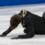 Slovenský krasokorčuliar Adam Hagara počas pádu vo voľnej jazde mužov na zimných olympijských hrách | Zdroj: TASR