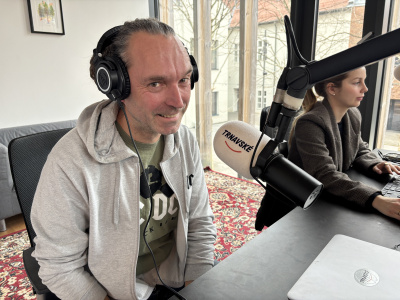 Mário Gajarský na návšteve v štúdiu Trnavského rádia | Foto: Trnavské rádio