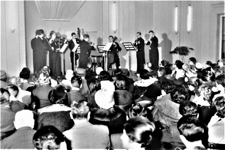 Prvý koncert orchestra zaznel 22. 2. v roku 1961 | Zdroj: SF