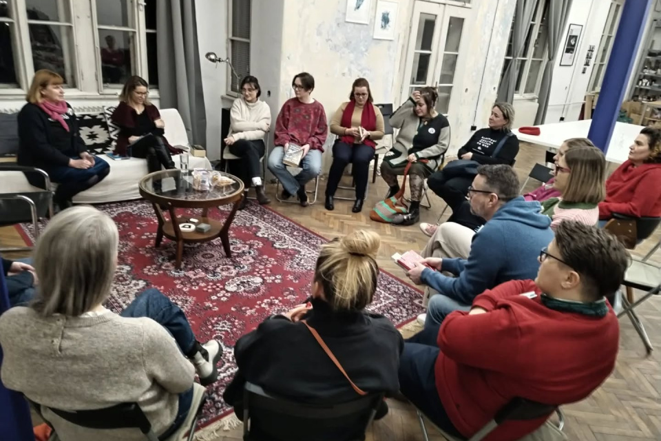 Pridajte sa do knižného klubu v Piešťanoch | Zdroj: Knižný klub Dvojbodka FB