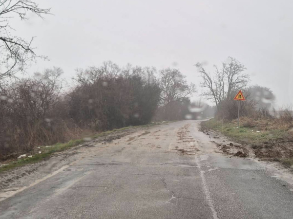 V úseku hrozia šmyky. | Foto: člen_skupiny, Dopravný servis Okres Hlohovec a okolie 
