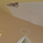 Poškodený interiér kostola v Báči | Zdroj: Farnosť Báč