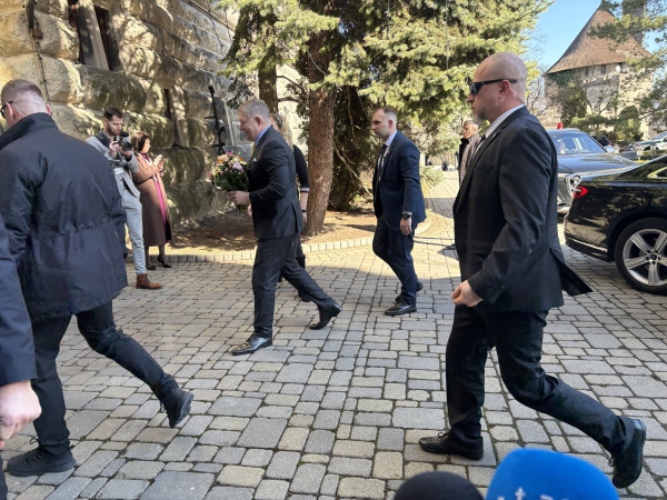 Na Smolenickom zámku sa koná 129. výjazdové rokovanie vlády | Foto: Trnavské rádio 