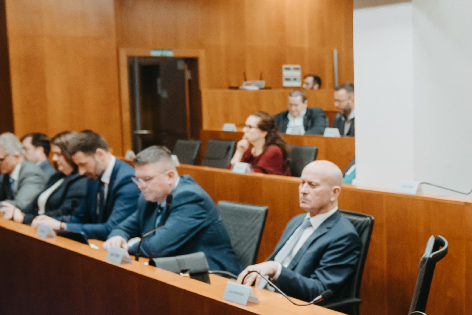 Župní poslanci počas rokovania | Zdroj: TTSK