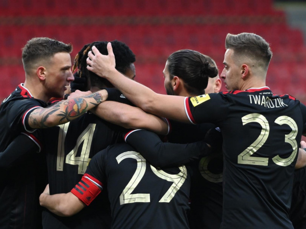 Bílí Andeli sa tešia z víťazstva. | Foto: Lukáš Grinaj