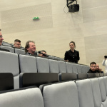 Na tlačovú konferenciu okrem sponzorov a médií prišli aj verní diváci trnavského hokeja | Foto: Michaela Martišíková, Trnavské rádio