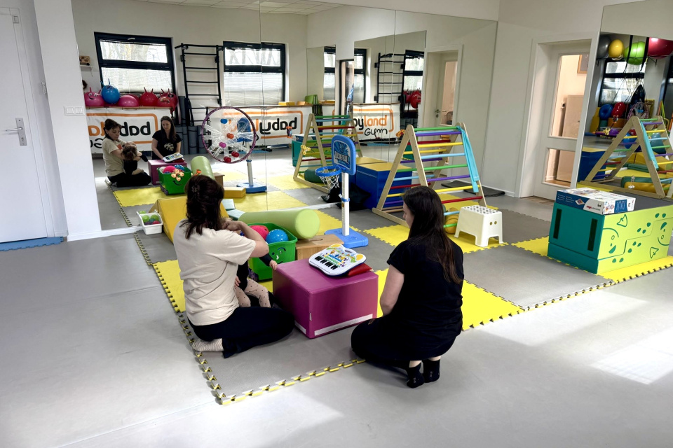 Fyzioterapeutka Soňa Krchnáková sa venuje už najmenším deťom I Zdroj: Trnavské rádio 