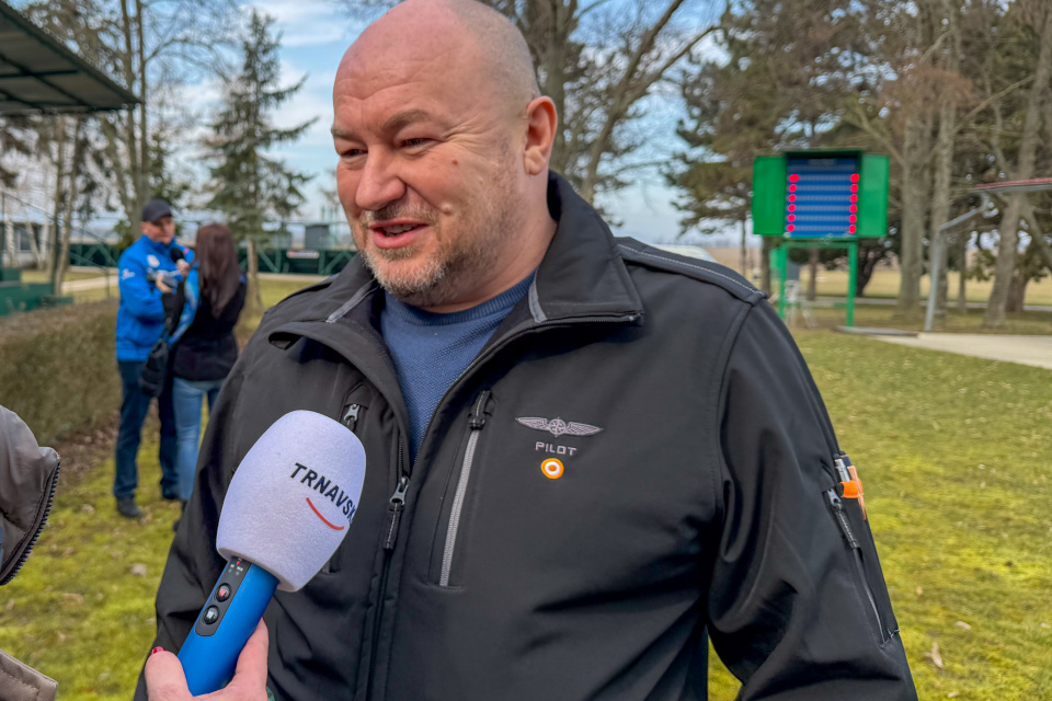 Minister Rudolf Huliak neskrýval svoju radosť z obnovy streleckého areálu | Foto: dv