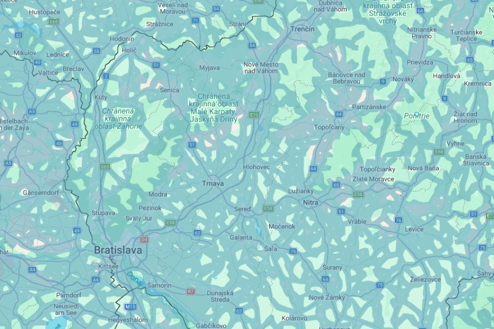Trnavský kraj je 360° snímkami pokrytý od juhu až po sever (modré miesta značia oblasti zaznamenané v Google Street View) | Zdroj: Google