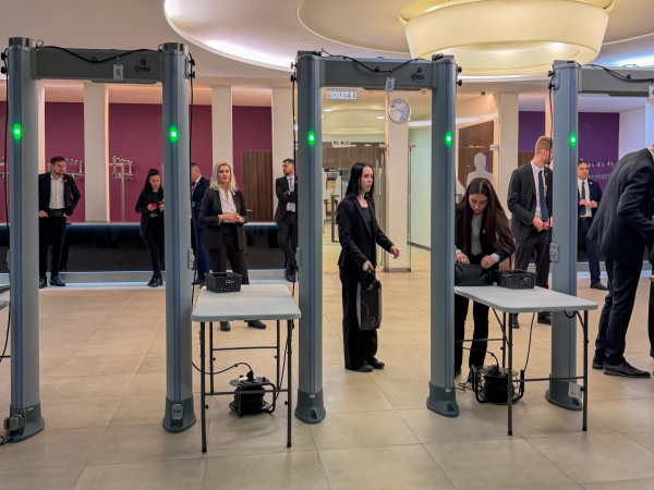 Oslavy MDŽ v Trnave 3. 3. 2026. Na mieste sú aj špeciálne bezpečnostné opatrenia. | Zdroj: red.