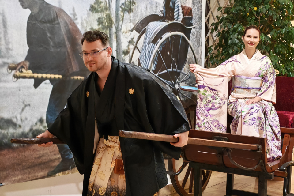 Podujatie nadväzuje na výstavu v múzeu Jemné ako chryzantémy | Zdroj (foto z výstavy): Západoslovenské múzeum v Trnave