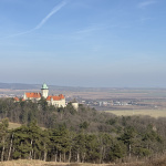Pohľad na Smolenický zámok z vrchu Molpír | Foto: Trnavské rádio