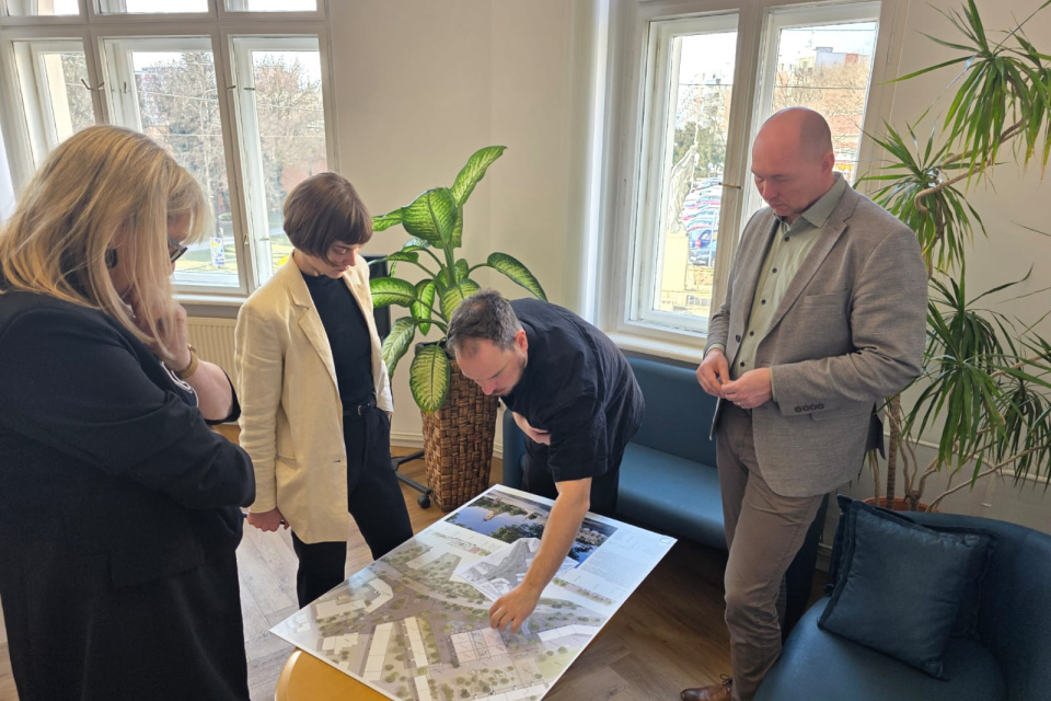 Architekti na stretnutí v Seredi | Zdroj: Mesto Sereď